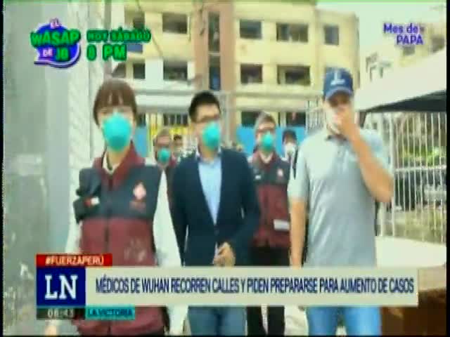 Médicos de Wuhan visitan calles de La Victoria