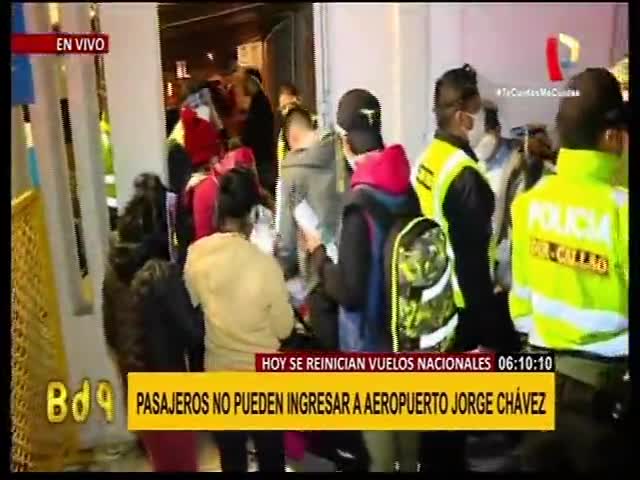 Pasajeros no pueden ingresar al aeropuerto Jorge Chávez