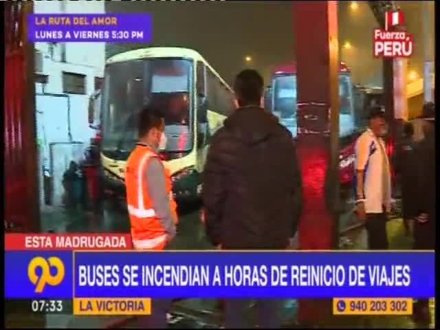 Incendio de buses en La Victoria