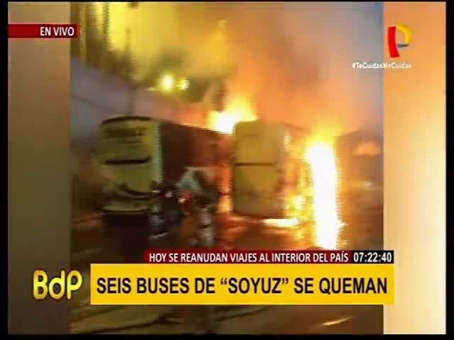 Seis buses de Soyuz se queman