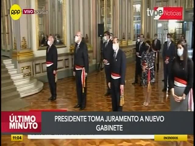 Presidente toma juramento al nuevo Gabinete  