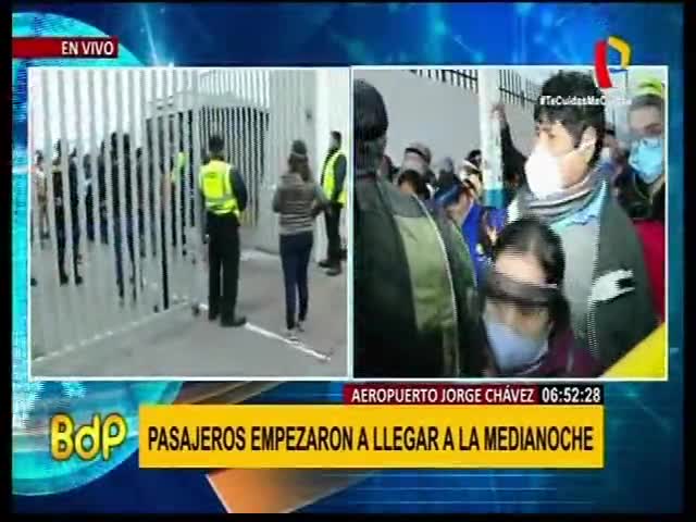 Pasajeros empezaron a llegar a la media noche