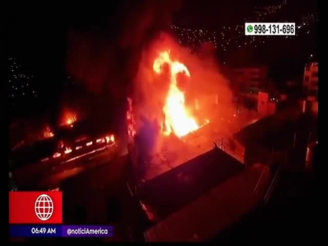 Incendio en galerías comerciales de Huánuco