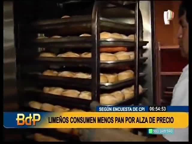 Limeños consumen menos pan por alza de precio