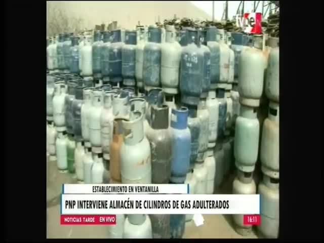 PNP interviene almacén de cilindros de gas adulterados 