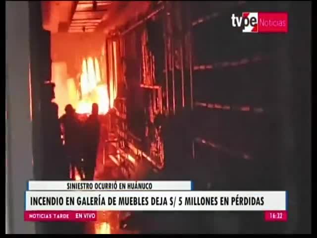 Huanuco: Incendio en galerías de muebles deja 5 millones en pérdidas 