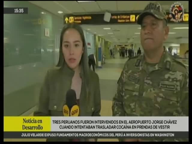 Intervienen a tres burriers en el aeropuerto