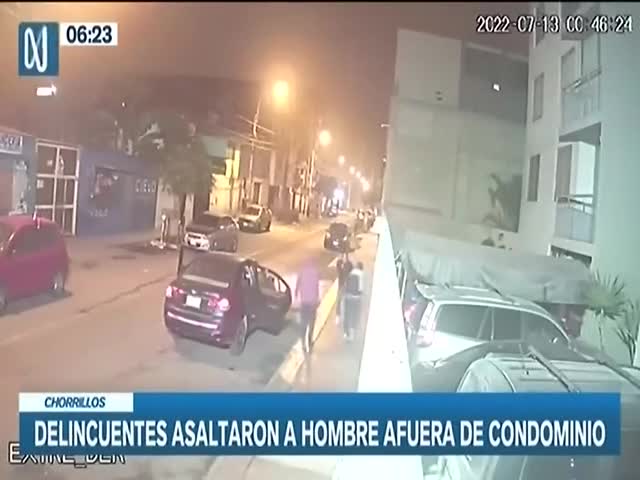 Asaltan a hombre afuera de su condominio