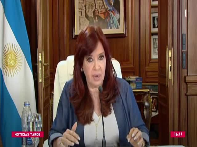 Condenaron a Cristina Kirchner a 6 años de prisión por corrupción