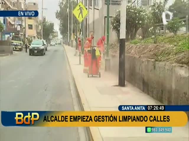 Alcalde de Santa Anita inicia limpieza de las Av. Primero de Mayo