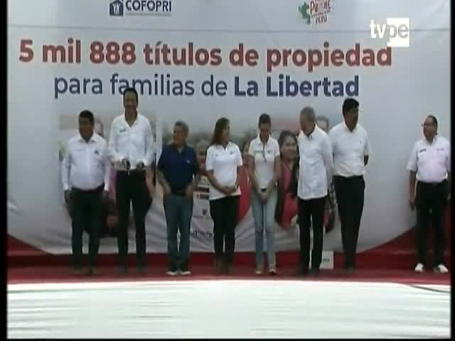 Presidenta Boluarte participa de entrega de 5888 títulos de propiedad