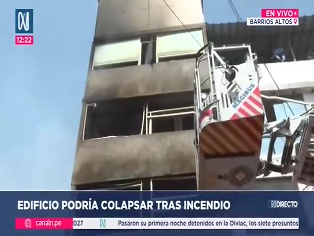 Continúa incendio en Barrios Altos