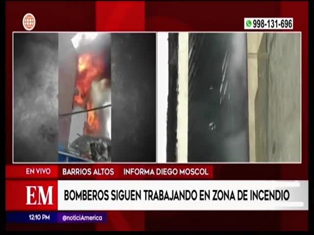 Bomberos siguen trabajando en zona de incendio 