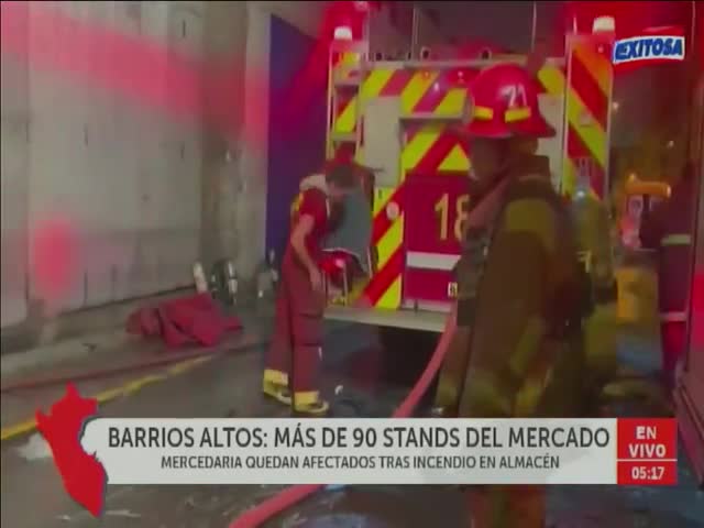 Barrios Altos: Más de 90 stands del mercado Mercedaria quedan afectados tras incendios en el almacén