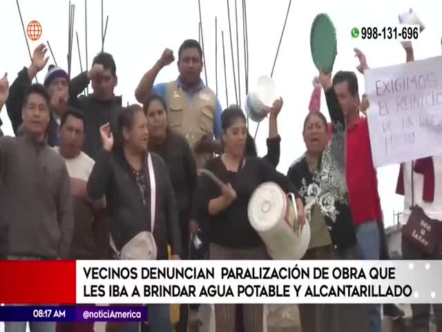 Vecinos protestan por obras inconclusas de agua y desague