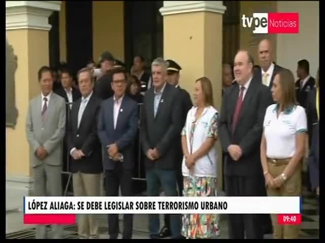 López Aliaga: se debe legislar sobre terrorismo urbano